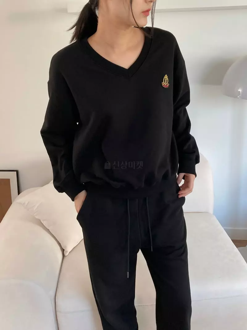The Nkino - Korean Women Fashion - #womensfashion - Wapen V Sweatshirt - 12