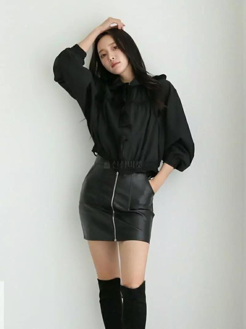 Theany - Korean Women Fashion - #womensfashion - Frill Hoody Jumper - 2