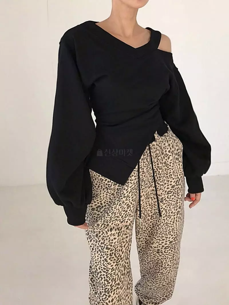 Twomoon - Korean Women Fashion - #pursuepretty - V Slit Sweatshirt - 7