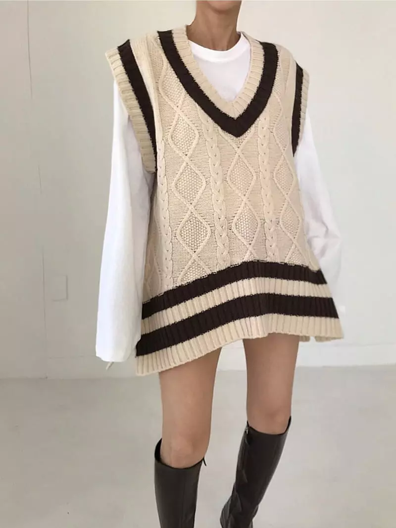 Twomoon - Korean Women Fashion - #restrostyle - Argyle Knit Vest - 10