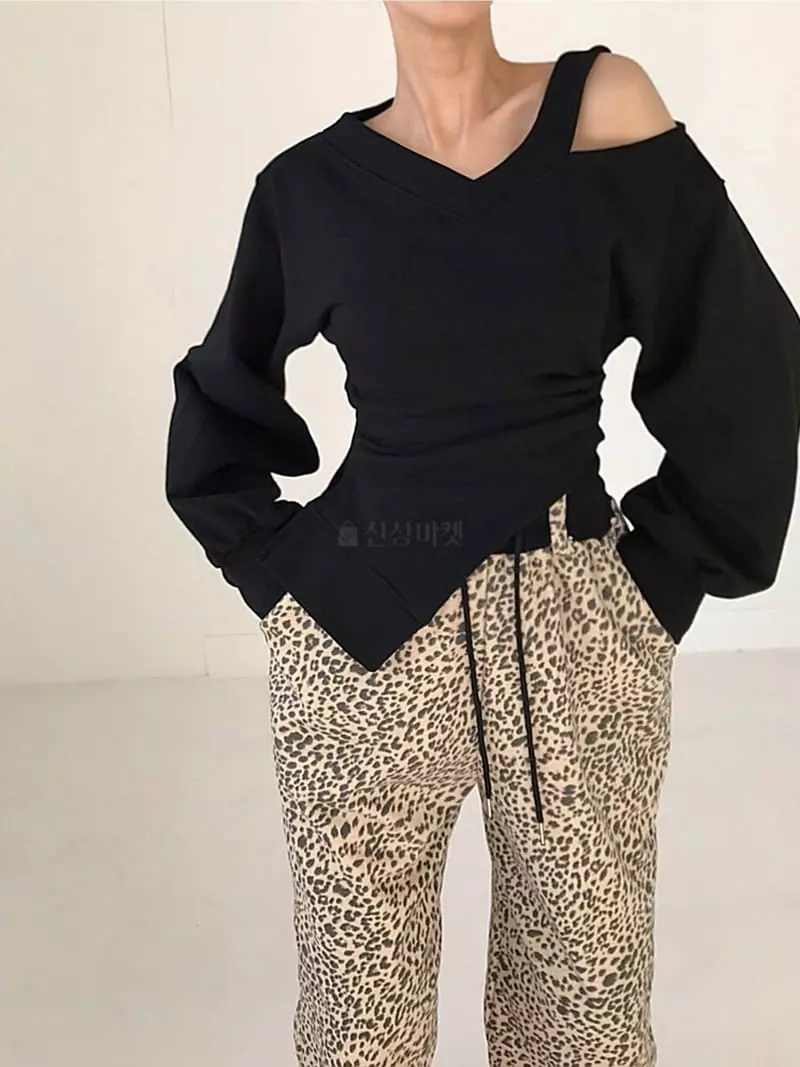 Twomoon - Korean Women Fashion - #restrostyle - V Slit Sweatshirt - 8