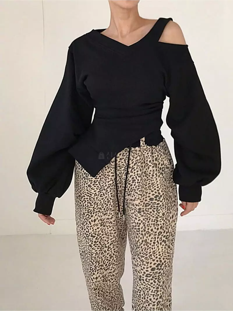 Twomoon - Korean Women Fashion - #shopsmall - V Slit Sweatshirt - 10