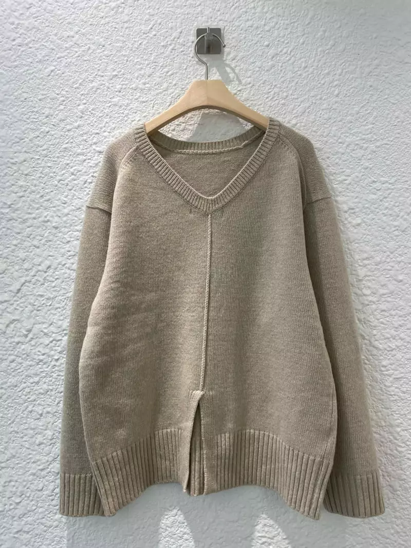 Unbalance - Korean Women Fashion - #momslook - Back V Knit Tee - 3