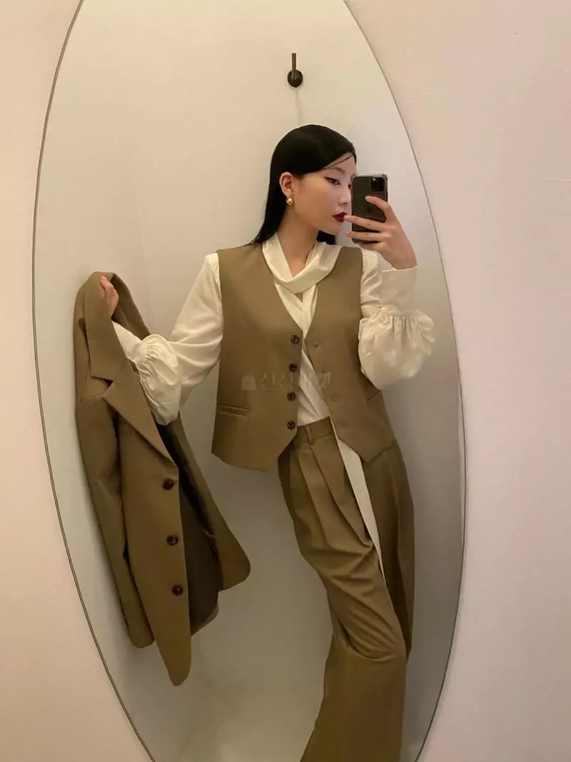 Unbound - Korean Women Fashion - #momslook - Meberic Vest - 5