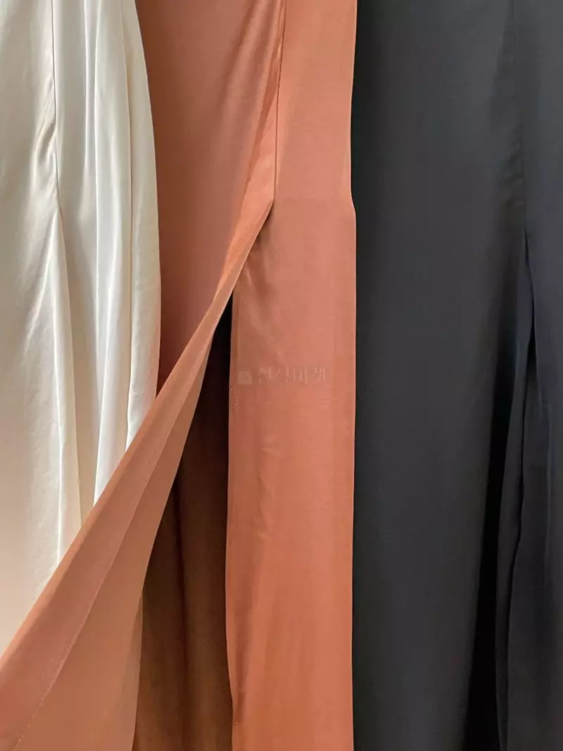 Und - Korean Women Fashion - #momslook - Shatin Skirt