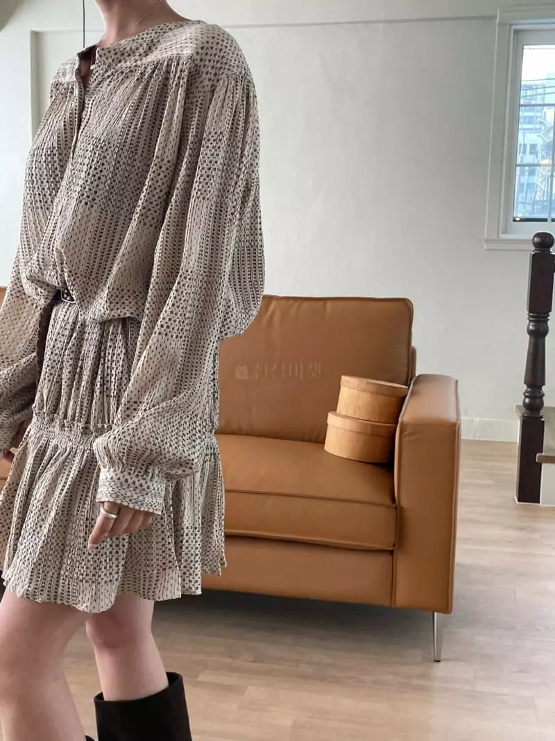 Und - Korean Women Fashion - #vintageinspired - Paint Blouse