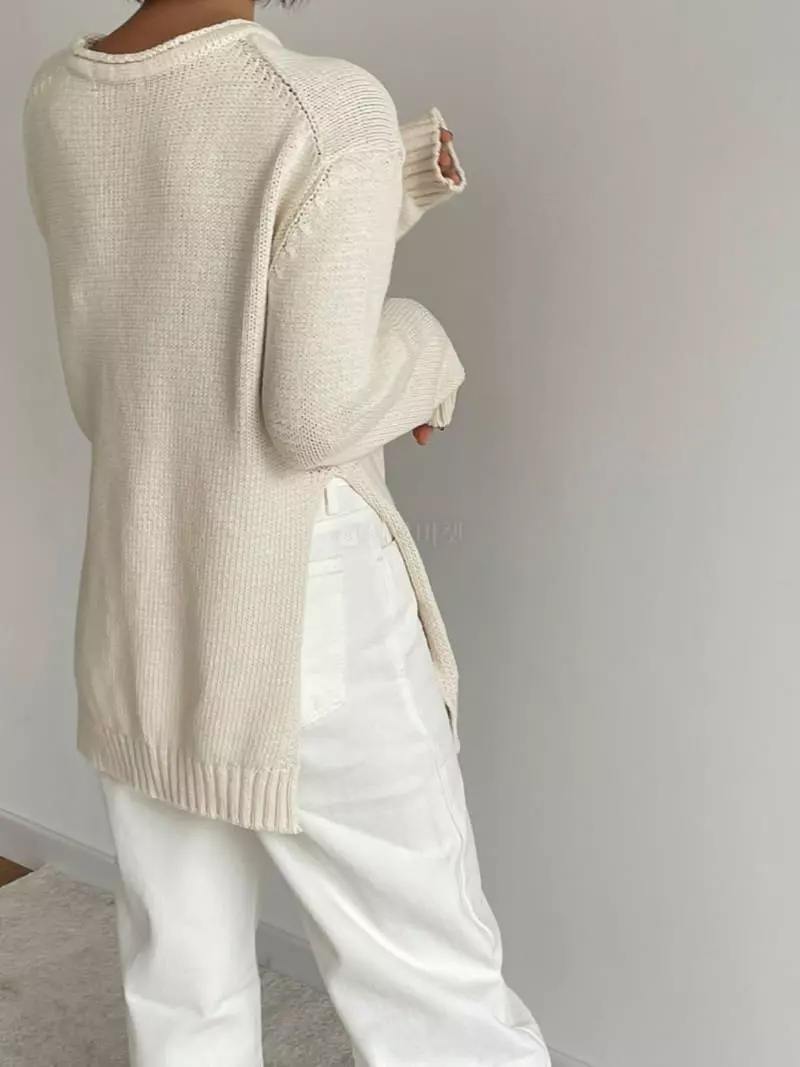 Und - Korean Women Fashion - #womensfashion - Slit Knit Tee