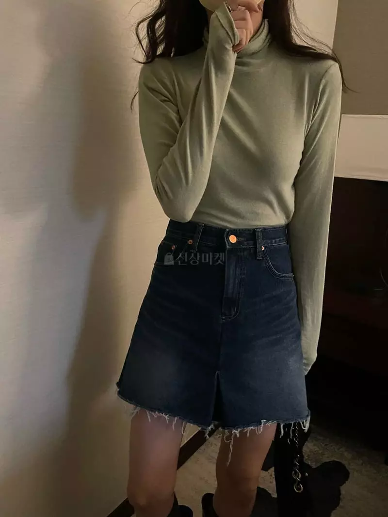Under Row - Korean Women Fashion - #momslook - Angora Turtleneck Tee - 3