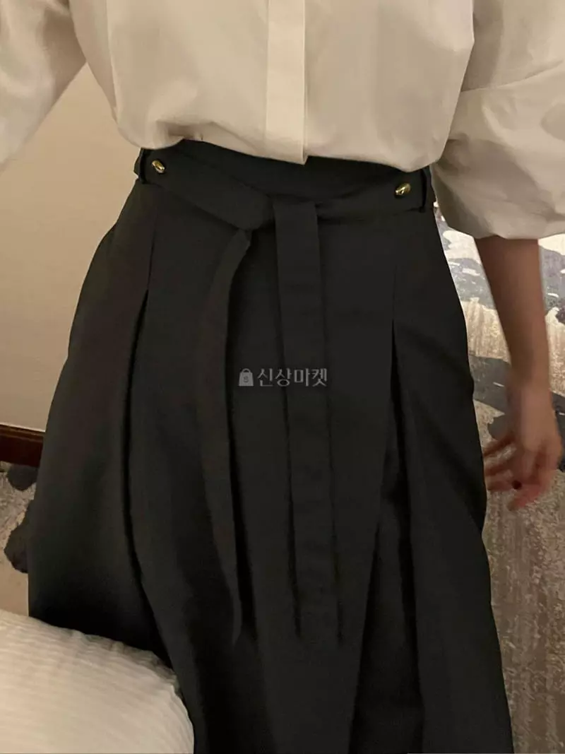 Under Row - Korean Women Fashion - #momslook - Binua Skirt - 2