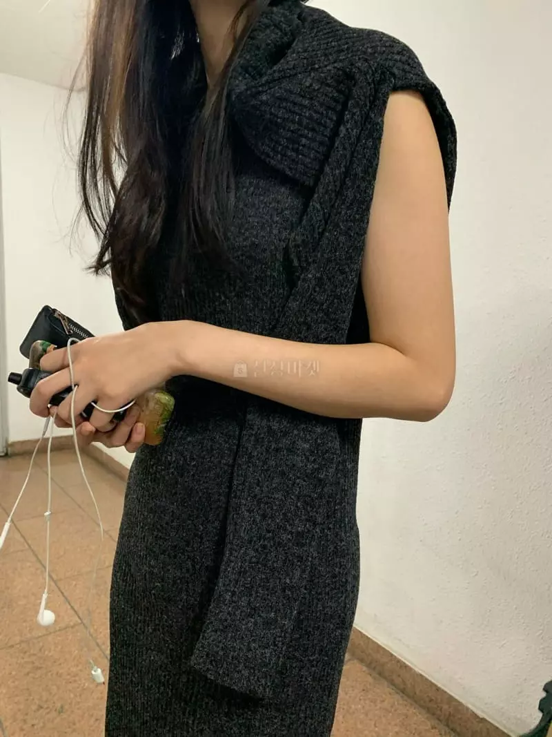 Under Row - Korean Women Fashion - #momslook - Boca One-piece - 3