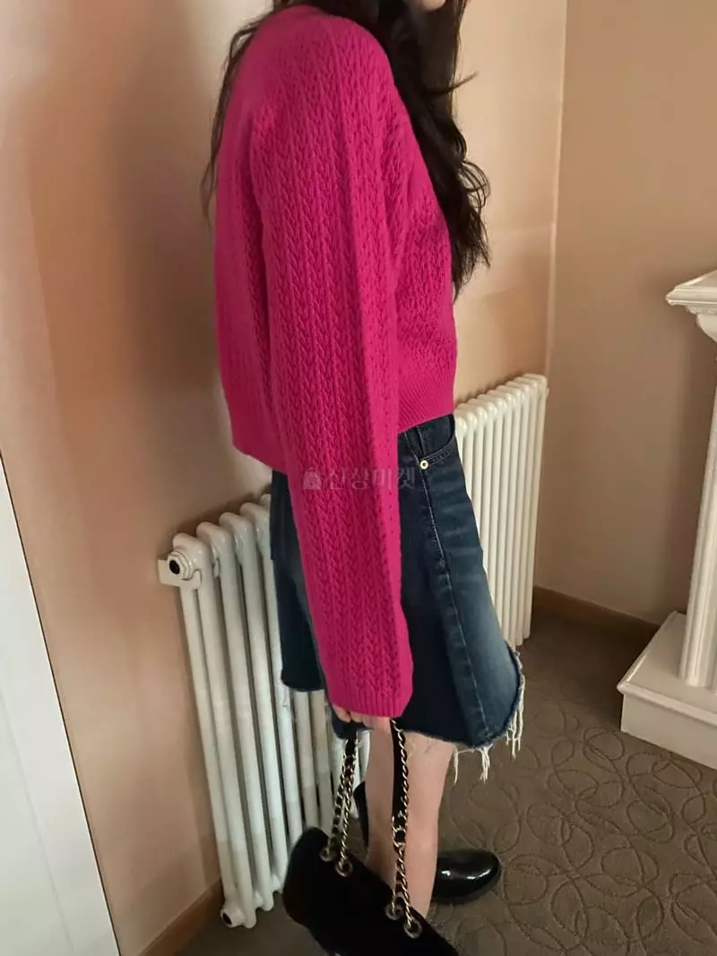 Under Row - Korean Women Fashion - #momslook - Berry Round Knit Tee - 5