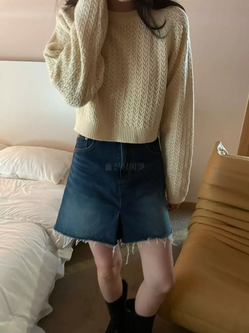 Under Row - Korean Women Fashion - #momslook - Berry Round Knit Tee - 7