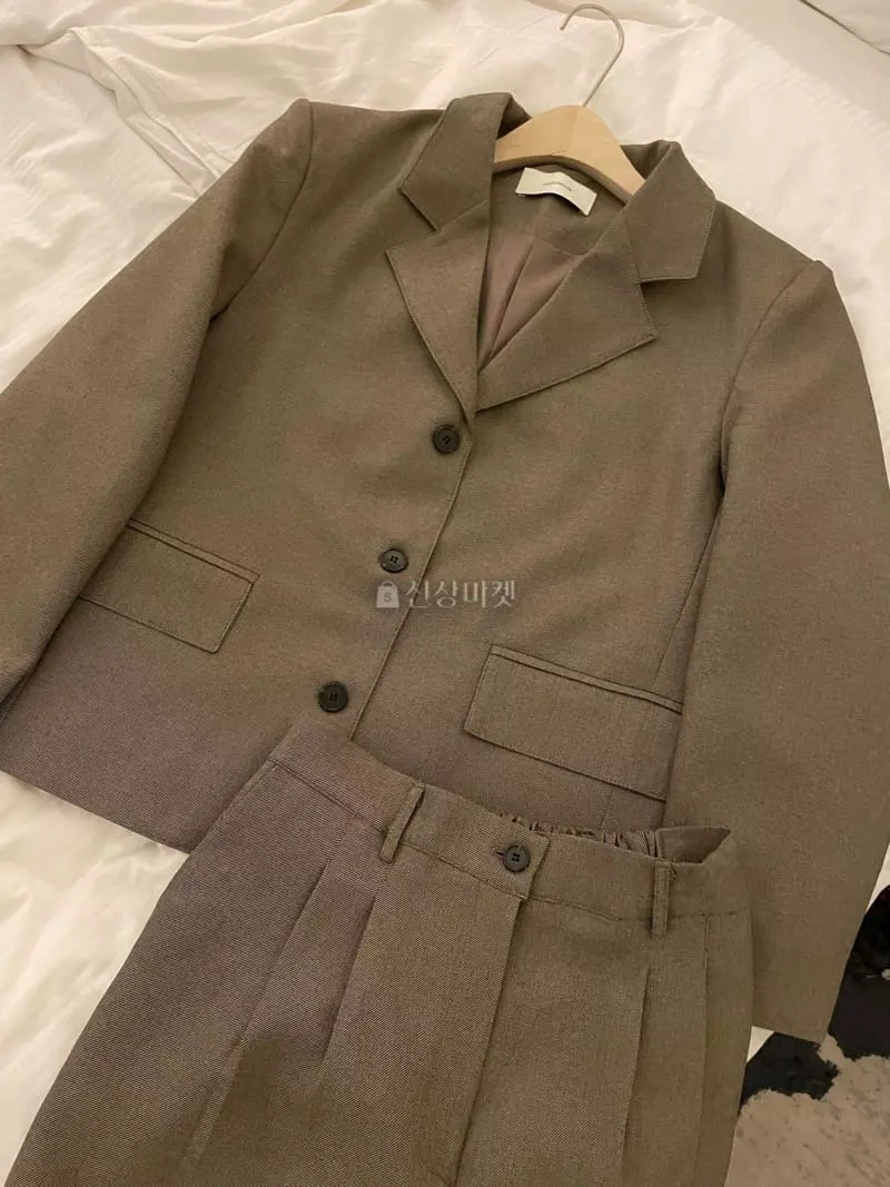 Under Row - Korean Women Fashion - #momslook - Loving Jacket