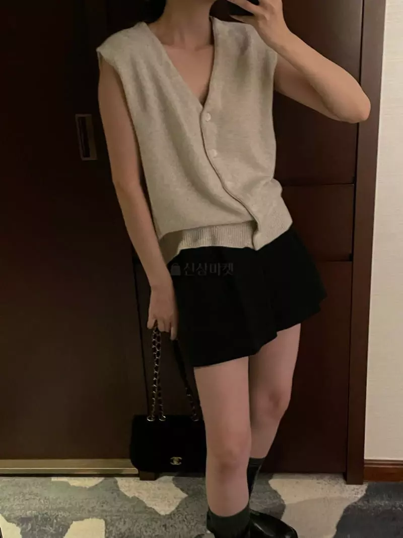 Under Row - Korean Women Fashion - #momslook - Fox Vest
