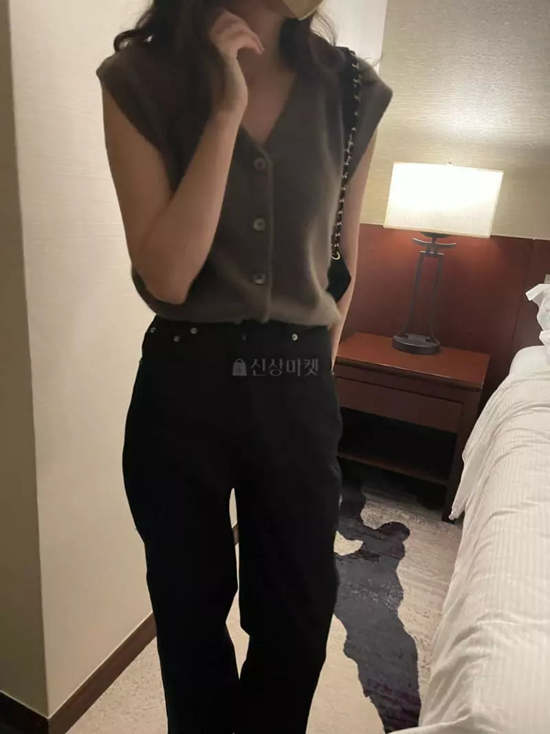 Under Row - Korean Women Fashion - #momslook - Fox Vest - 11