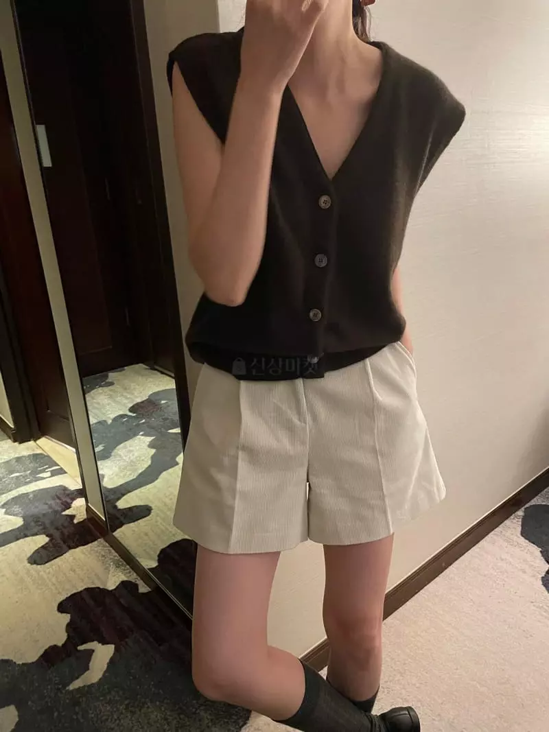 Under Row - Korean Women Fashion - #romanticstyle - Fox Vest - 7