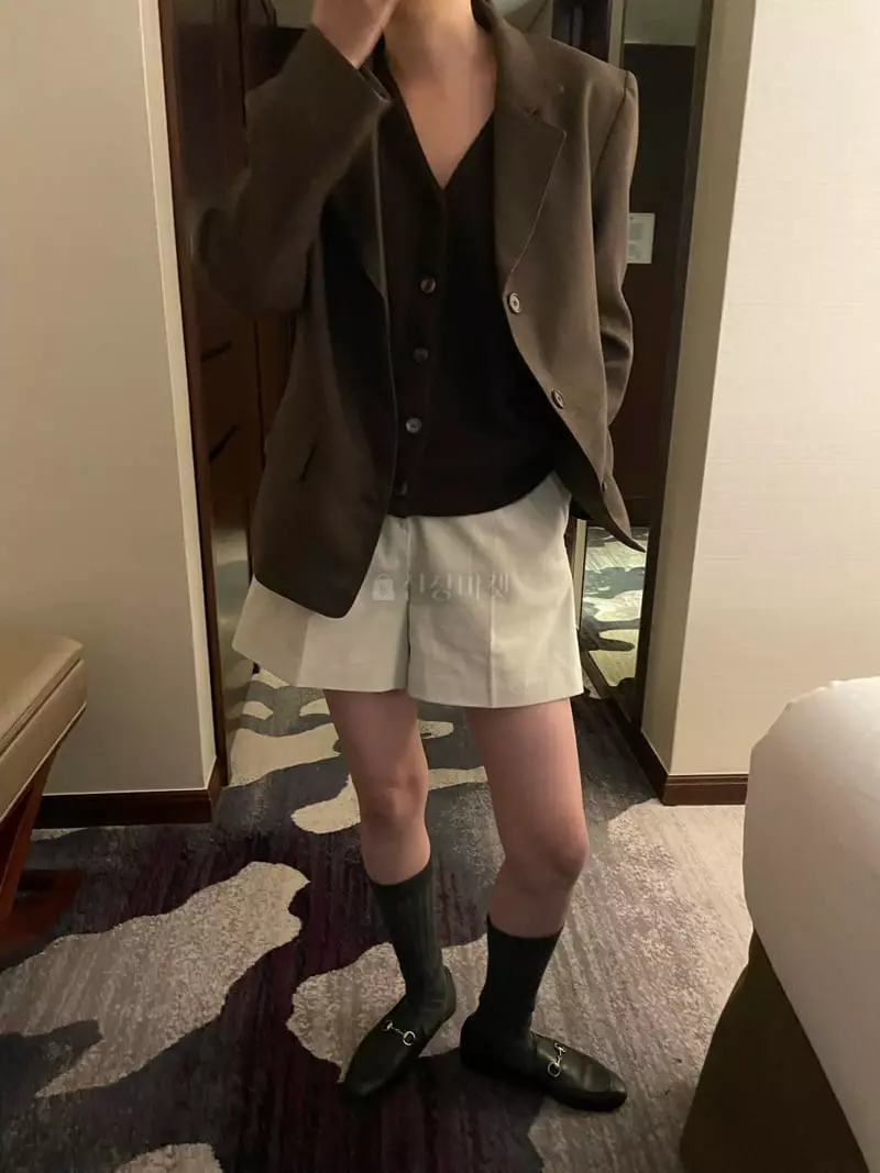 Under Row - Korean Women Fashion - #thelittlethings - Fox Vest - 10