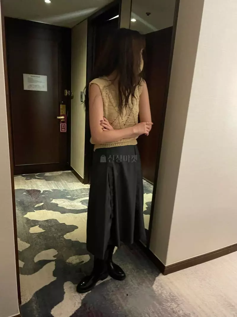 Under Row - Korean Women Fashion - #vintageinspired - Denber Vest - 6