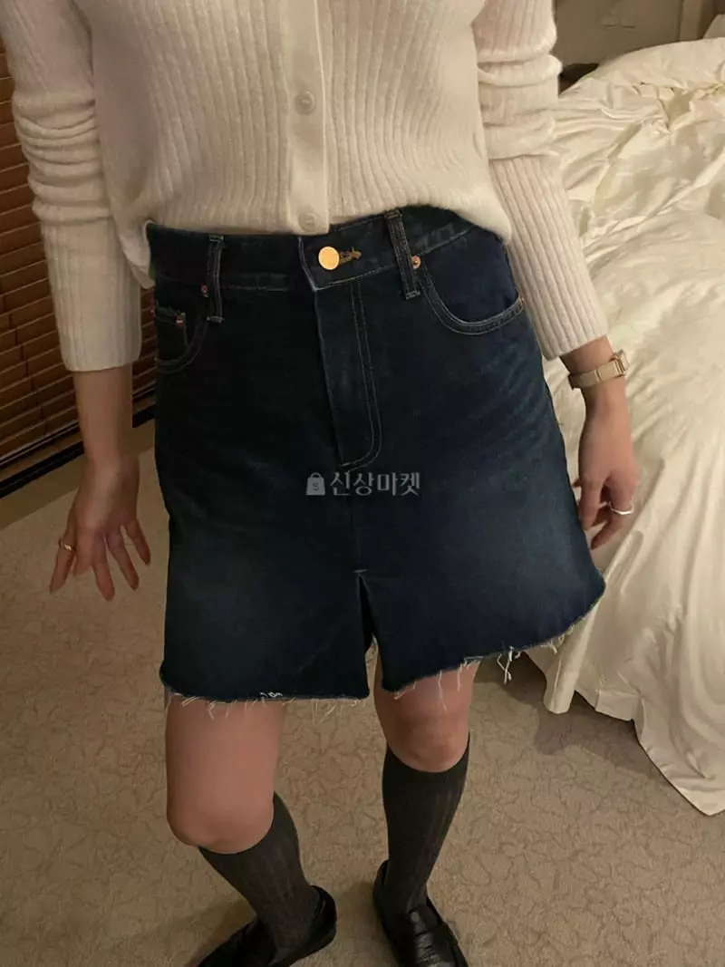 Under Row - Korean Women Fashion - #vintageinspired - A Line Skirt pants - 2