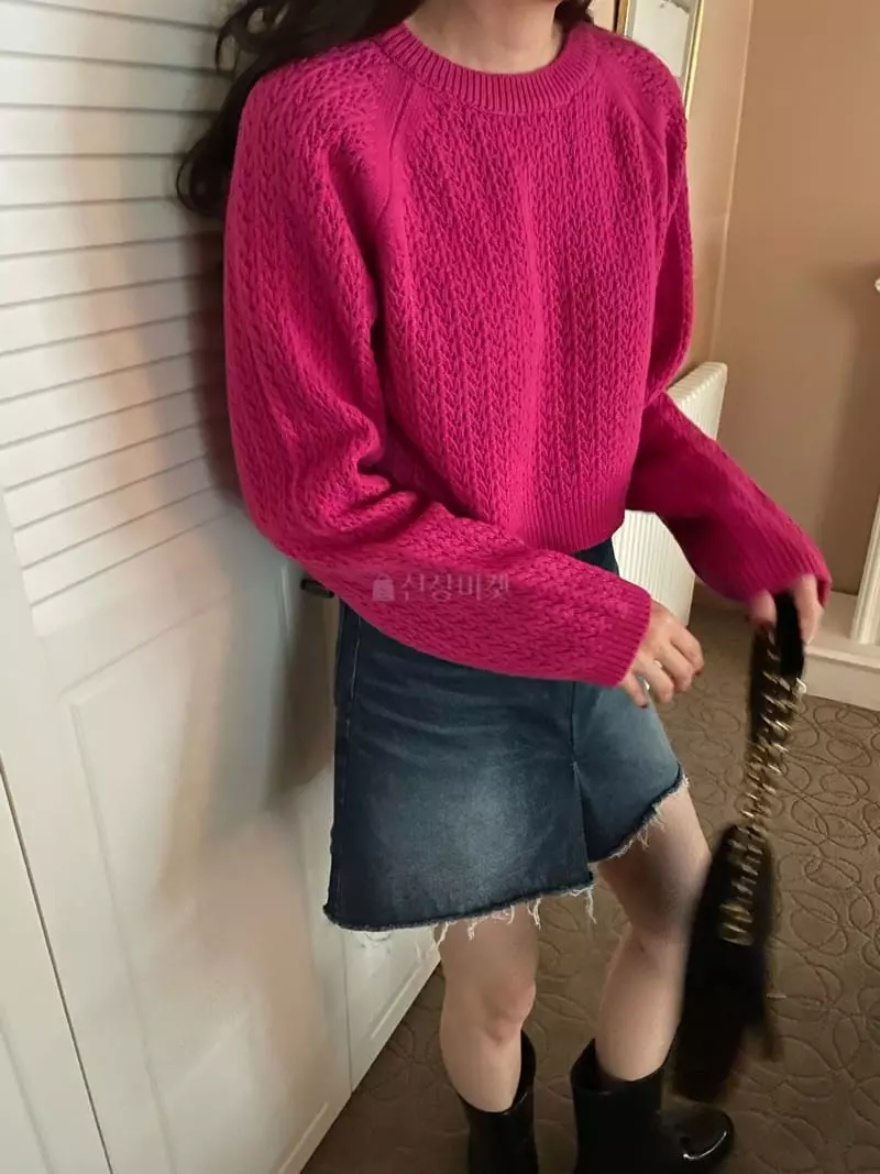 Under Row - Korean Women Fashion - #momslook - Berry Round Knit Tee - 4