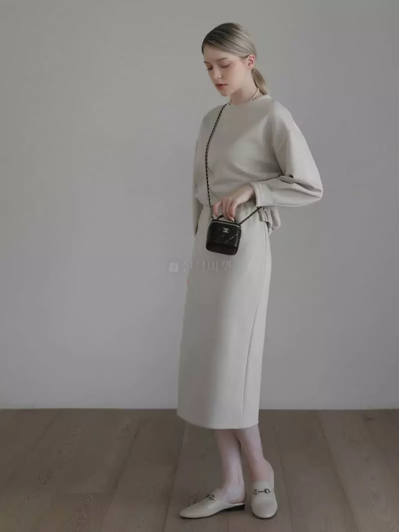 Vert Neuf - Korean Women Fashion - #momslook - Bake Sweatshirt - 4