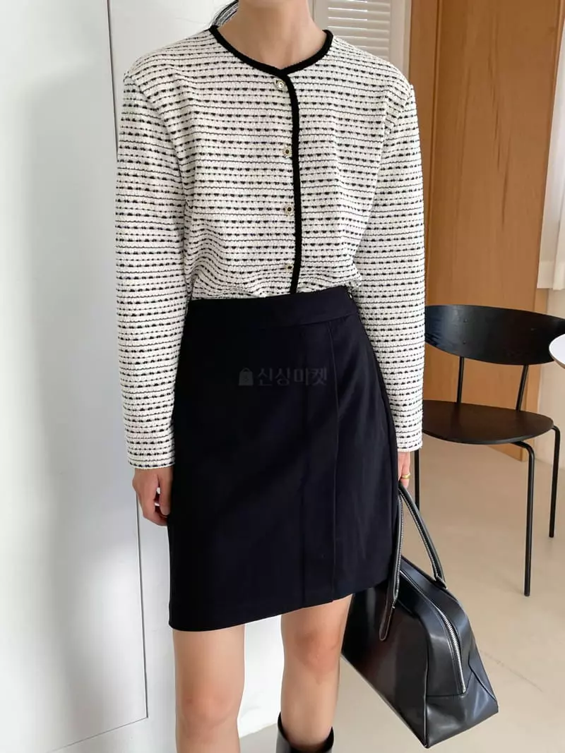 Very - Korean Women Fashion - #momslook - Autumn Stripes Cardigan