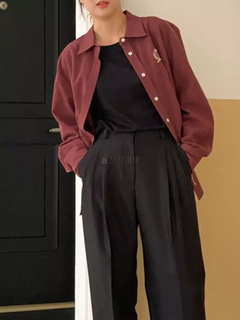 Very - Korean Women Fashion - #momslook - Crown Shirt - 3
