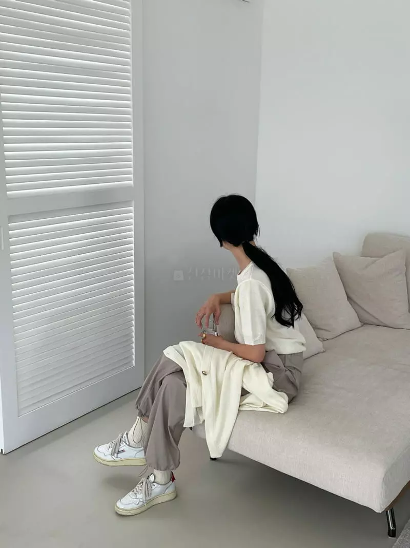 Very - Korean Women Fashion - #romanticstyle - Hano Round Knit Tee - 12