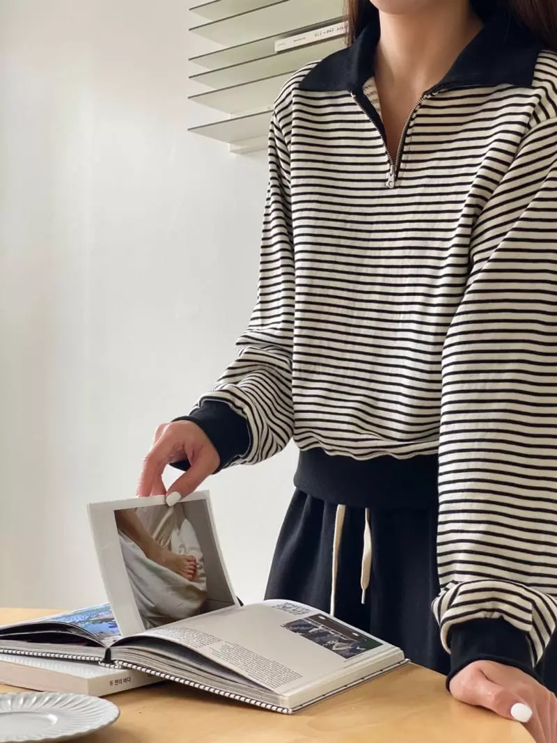 Very - Korean Women Fashion - #womensfashion - Collar Stripes Sweatshirt - 7