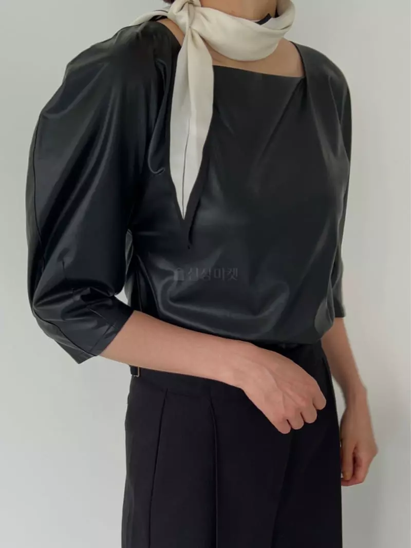 Vestire - Korean Women Fashion - #momslook - Balloon Leather Blouse - 8