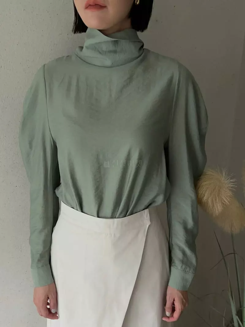 Vestire - Korean Women Fashion - #momslook - Loe Turtleneck Blouse - 12
