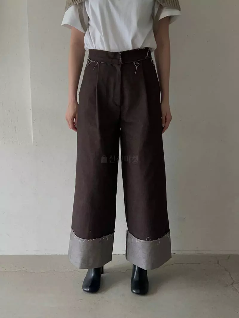 Vestire - Korean Women Fashion - #vintagekidsstyle - Turn Up Jeans - 4