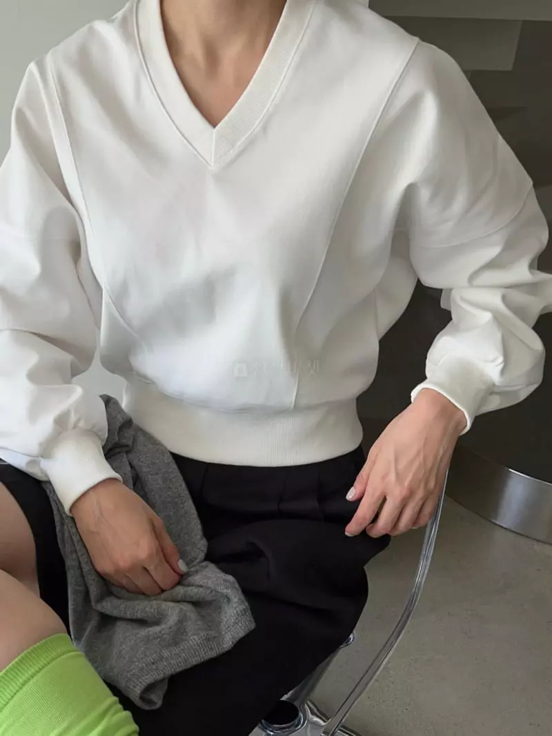 Vestire - Korean Women Fashion - #restrostyle - Slit Sweatshirt - 2