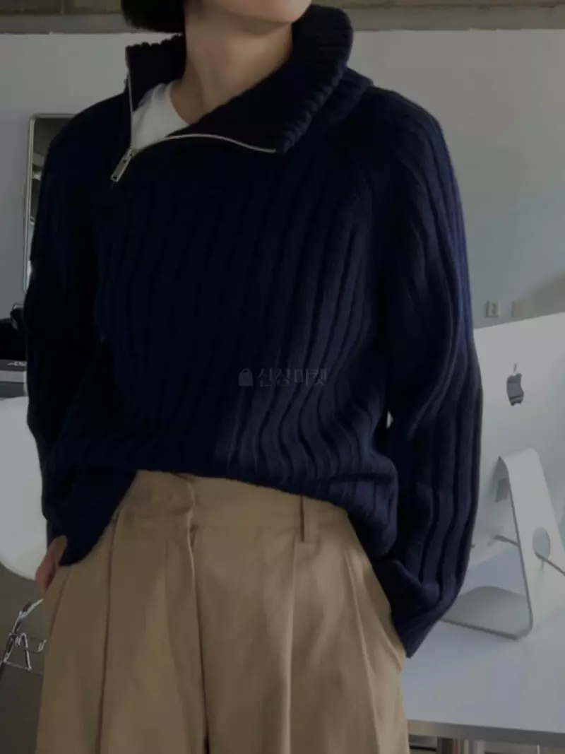 Vestire - Korean Women Fashion - #thatsdarling - Side Zipper Knit Tee