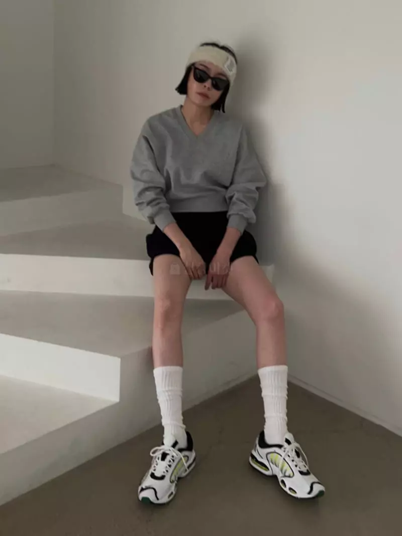 Vestire - Korean Women Fashion - #thelittlethings - Slit Sweatshirt - 6