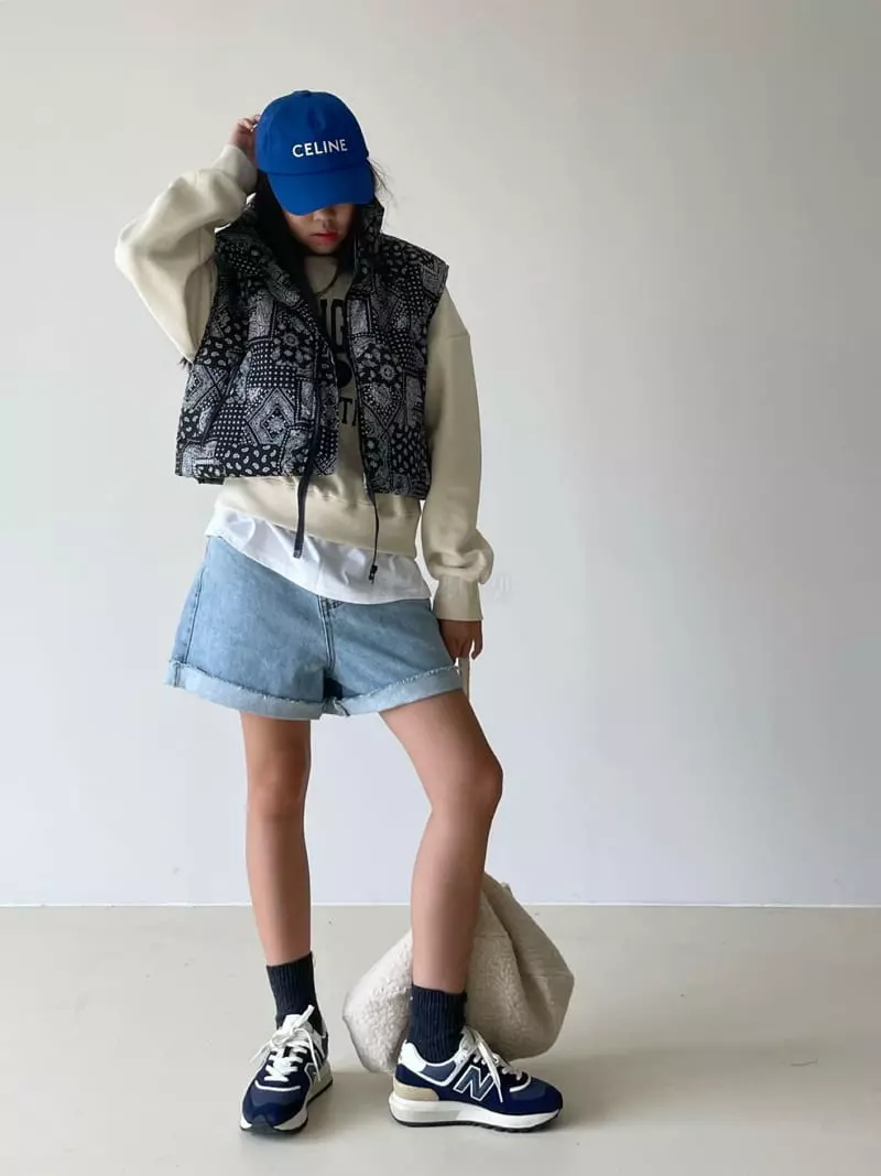 Via - Korean Women Fashion - #momslook - Paisely Vest - 2