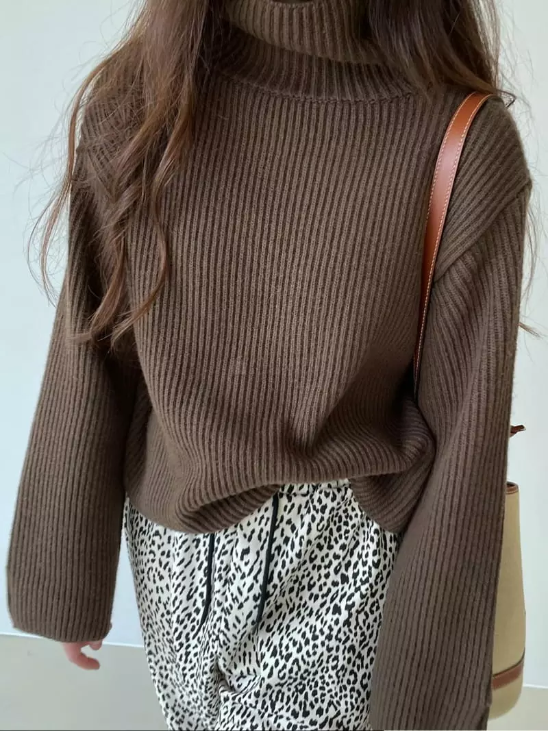 Via - Korean Women Fashion - #momslook - Slit Turtleneck Tee - 5