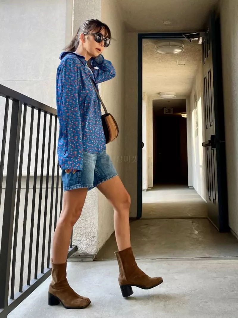 Via - Korean Women Fashion - #momslook - Small Flower Shirt - 3