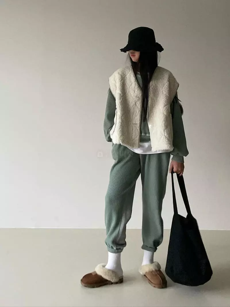 Via - Korean Women Fashion - #restrostyle - Bbogle Vest - 3