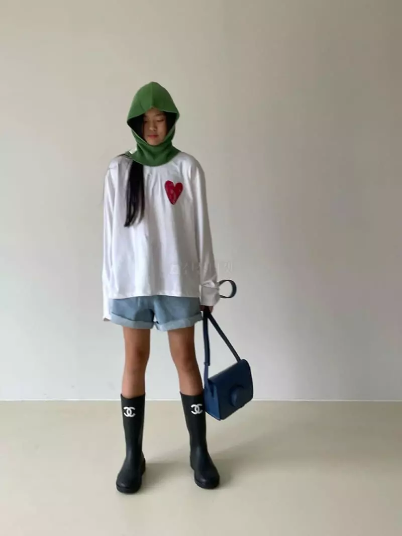 Via - Korean Women Fashion - #restrostyle - Vintage Tee - 2