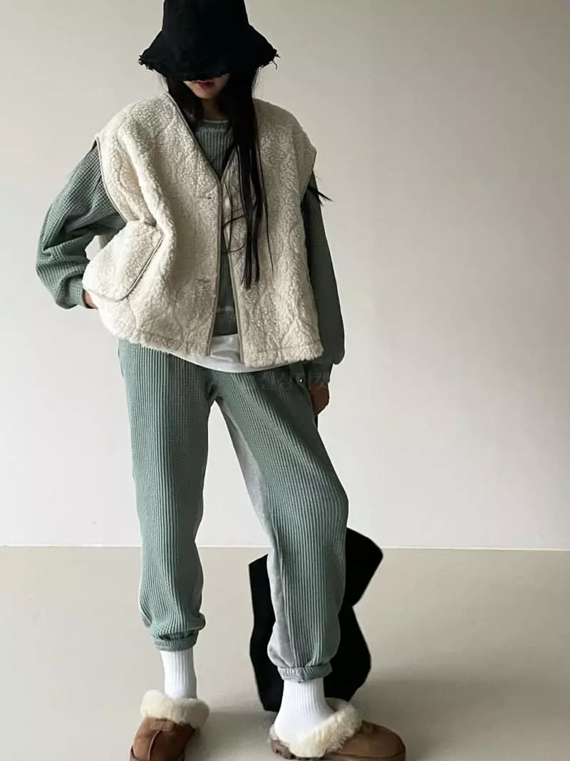 Via - Korean Women Fashion - #restrostyle - Bbogle Vest - 4