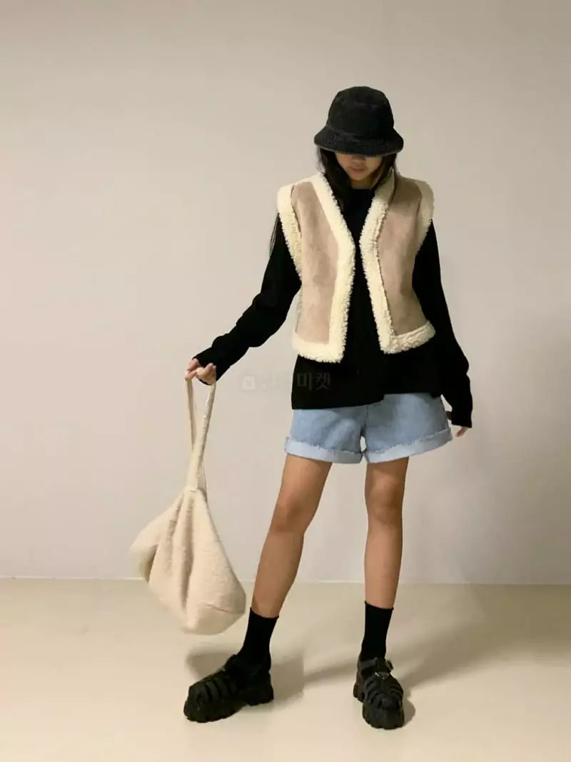 Via - Korean Women Fashion - #womensfashion - Caramel Vest - 12