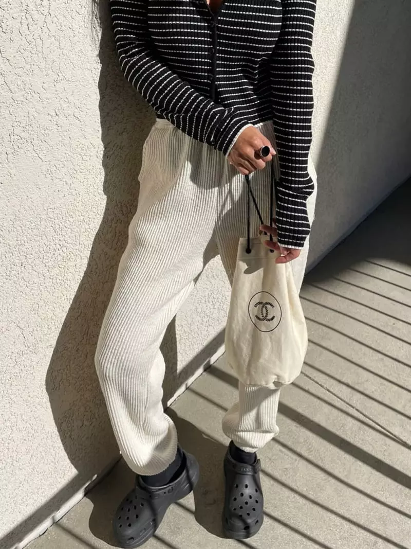 Via - Korean Women Fashion - #momslook - Juicy Pants - 4