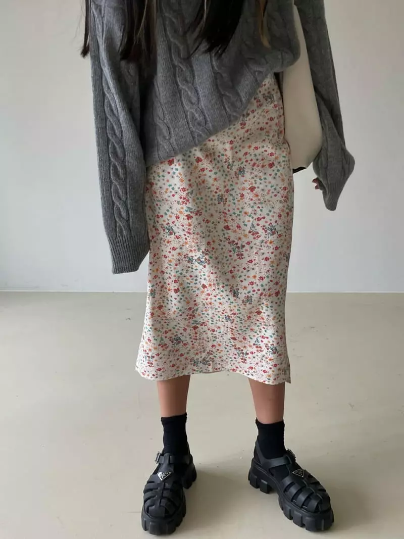 Via - Korean Women Fashion - #womensfashion - Flower Banding Skirt - 12