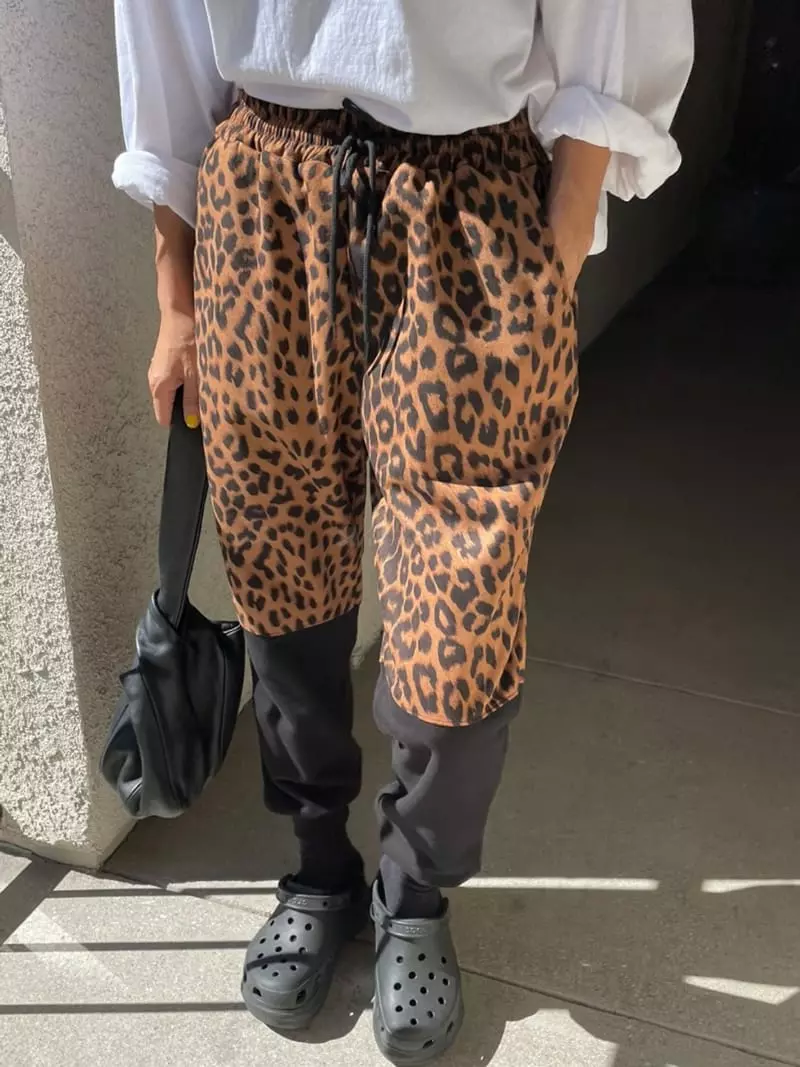 Via - Korean Women Fashion - #womensfashion - Leopard Pants - 2