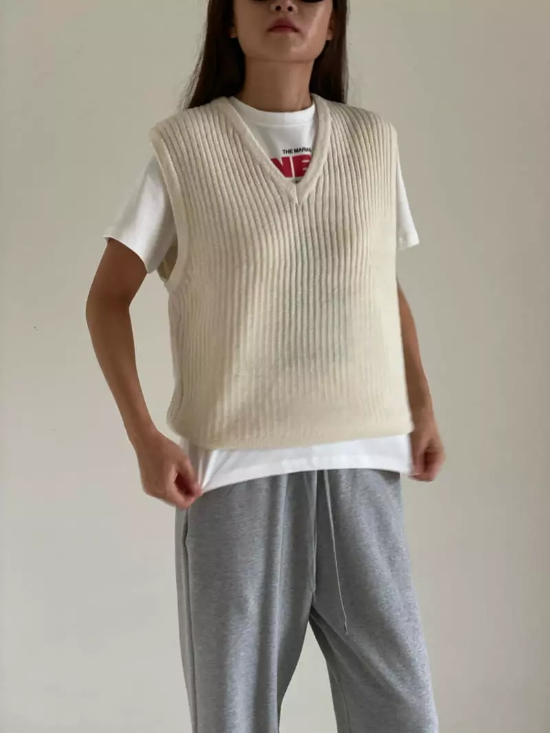 Villabutton - Korean Women Fashion - #restrostyle - Embo Vest - 3