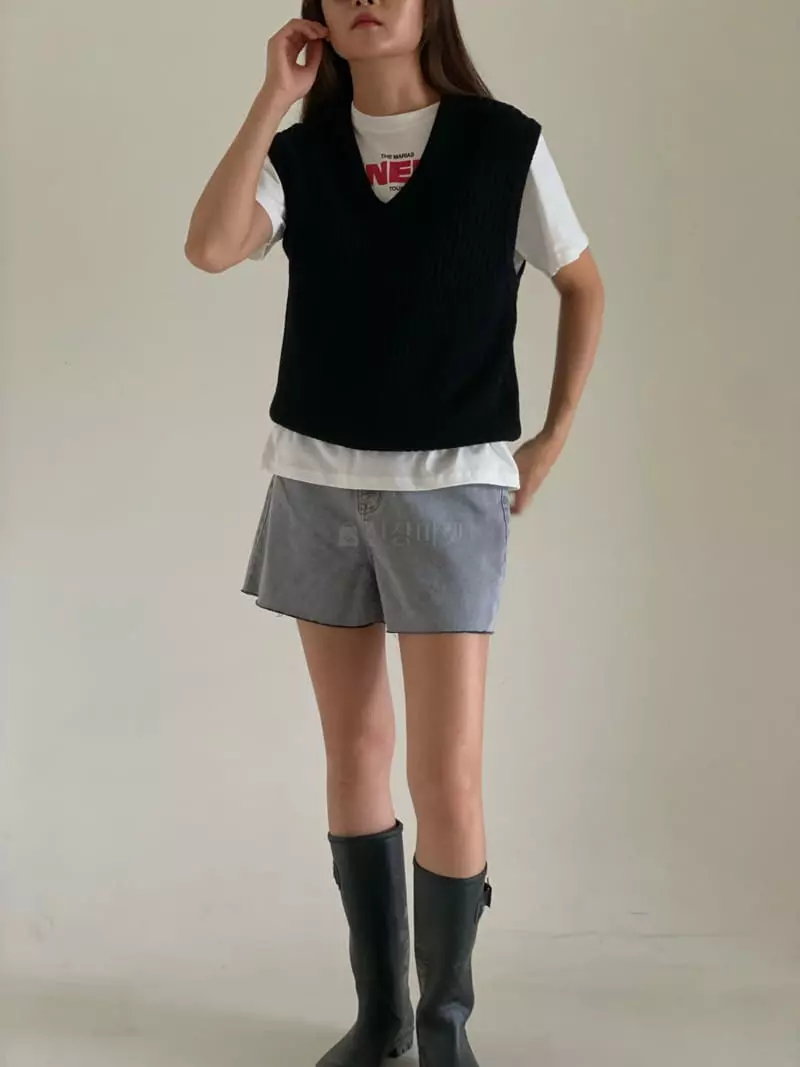 Villabutton - Korean Women Fashion - #womensfashion - Embo Vest - 11