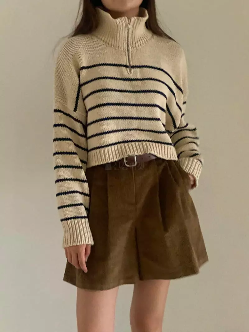 Villabutton - Korean Women Fashion - #momslook - Strieps Crop Knit Tee - 4