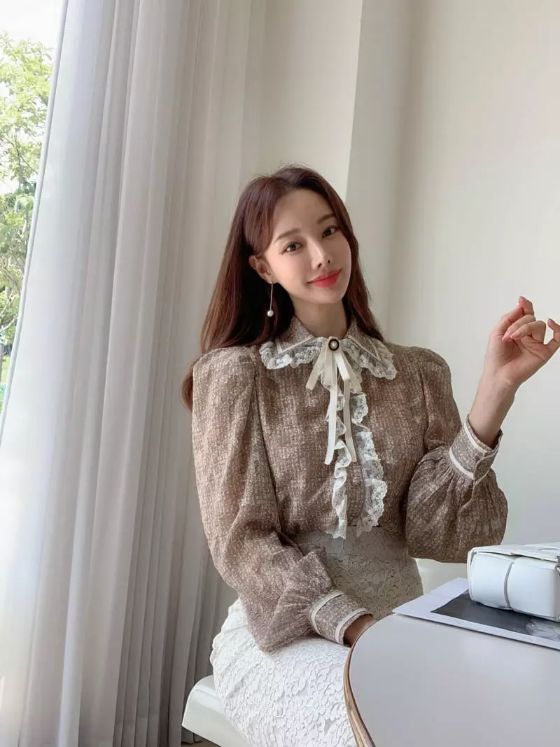 Vincent - Korean Women Fashion - #momslook - Guzi Blouse - 2