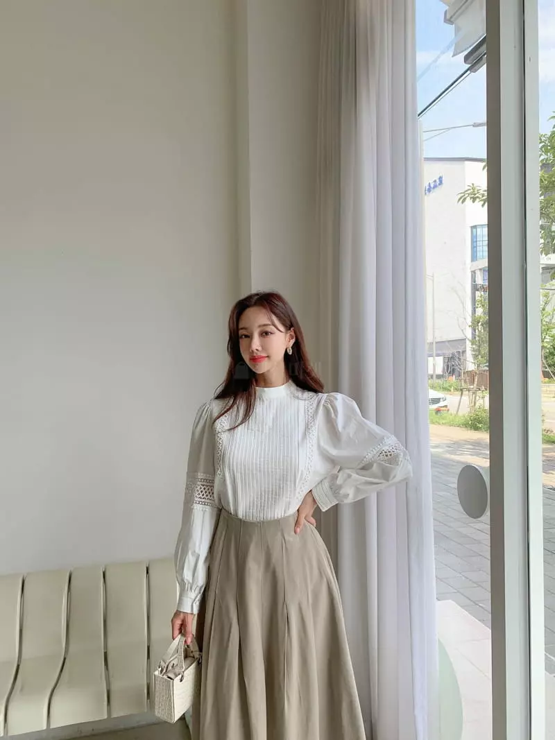 Vincent - Korean Women Fashion - #vintagekidsstyle - Pintuck Blouse - 2